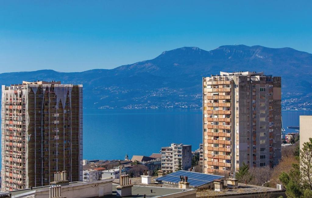 Sunny apartment in Rijeka Buitenkant foto